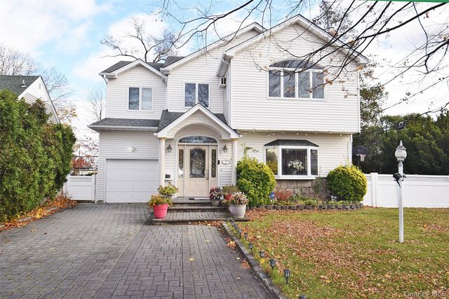 2 Aster Drive, New Hyde Park, NY 11040