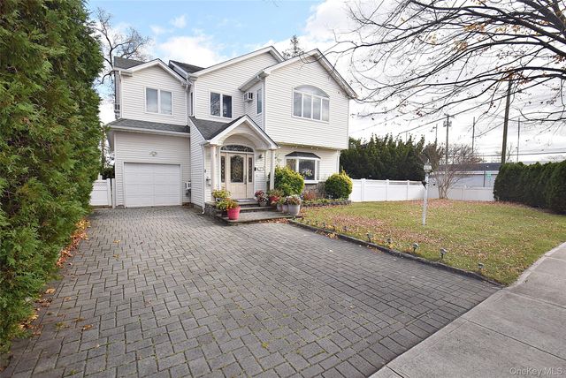 2 Aster Drive, New Hyde Park, NY 11040