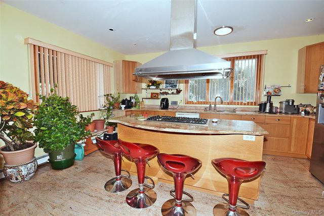 2 Aster Drive, New Hyde Park, NY 11040