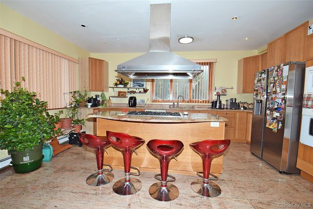 2 Aster Drive, New Hyde Park, NY 11040