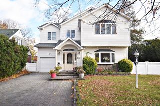 2 Aster Drive, New Hyde Park, NY 11040