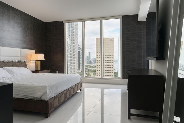 901 Brickell Key Blvd 3307, Miami, FL 33131