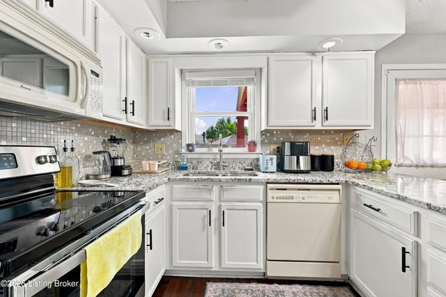 2304 Stephan Ln, Louisville, KY 40214