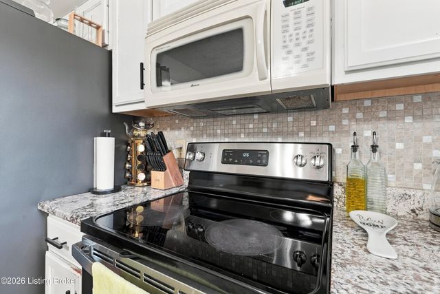 2304 Stephan Ln, Louisville, KY 40214