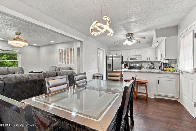 2304 Stephan Ln, Louisville, KY 40214