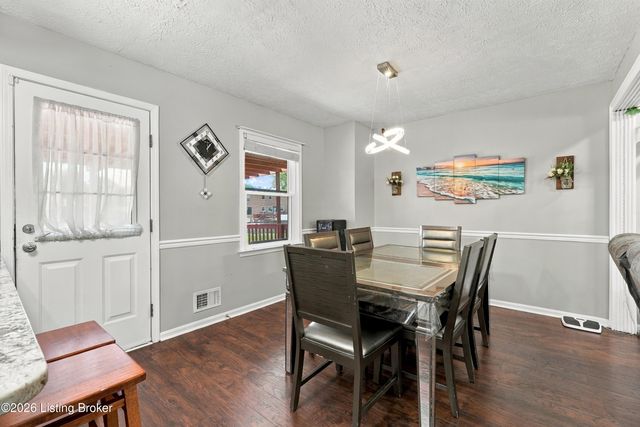 2304 Stephan Ln, Louisville, KY 40214