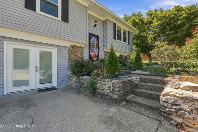 2304 Stephan Ln, Louisville, KY 40214