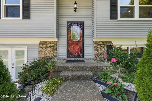 2304 Stephan Ln, Louisville, KY 40214