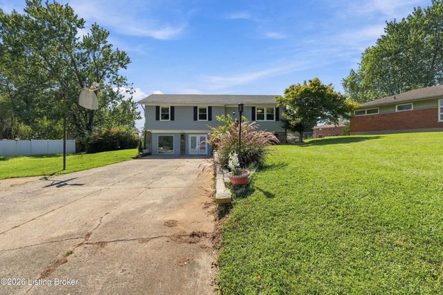 2304 Stephan Ln, Louisville, KY 40214