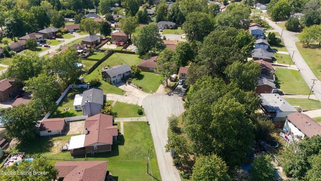 2304 Stephan Ln, Louisville, KY 40214