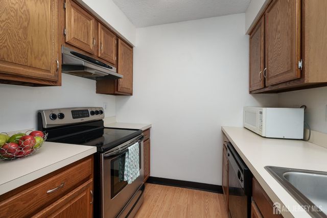 8210 Tamarron Drive, Plainsboro, NJ 08536