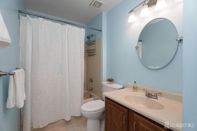 8210 Tamarron Drive, Plainsboro, NJ 08536