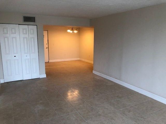 7300 NW 17th Street 201, Plantation, FL 33313