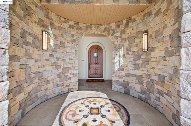 2751 Crellin RD, Pleasanton, CA 94566