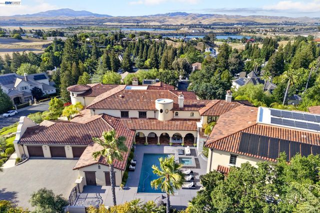 2751 Crellin RD, Pleasanton, CA 94566
