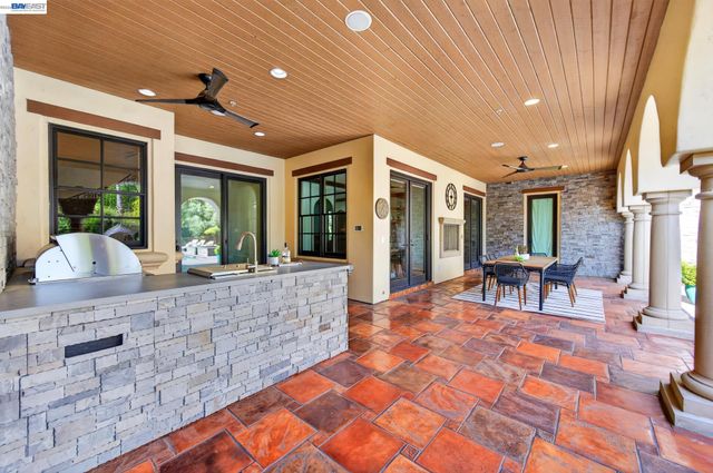 2751 Crellin RD, Pleasanton, CA 94566