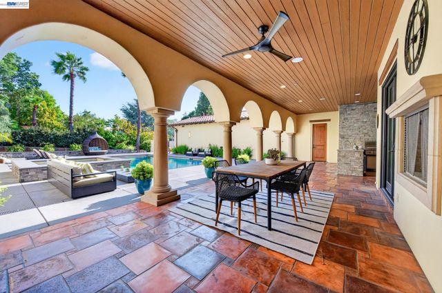 2751 Crellin RD, Pleasanton, CA 94566