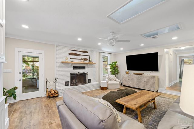 230 Oviedo St, Gulf Breeze, FL 32561