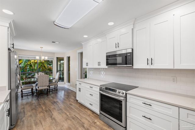 230 Oviedo St, Gulf Breeze, FL 32561