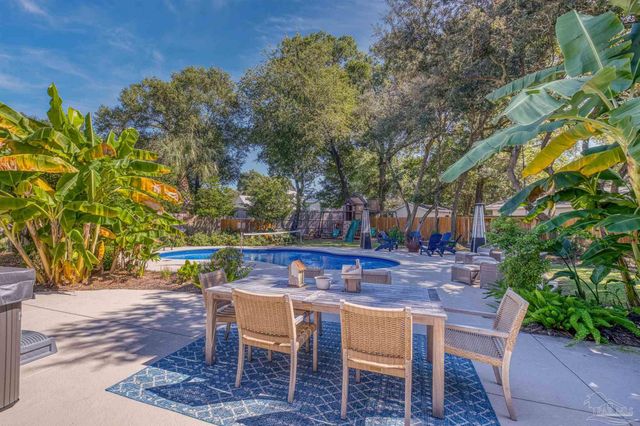 230 Oviedo St, Gulf Breeze, FL 32561