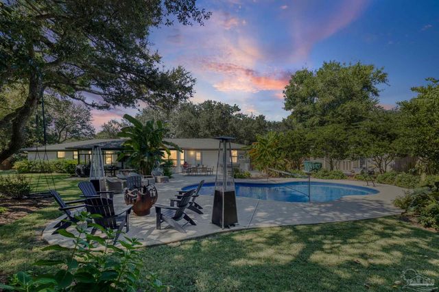 230 Oviedo St, Gulf Breeze, FL 32561