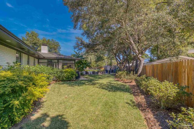 230 Oviedo St, Gulf Breeze, FL 32561