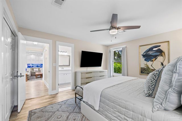 230 Oviedo St, Gulf Breeze, FL 32561