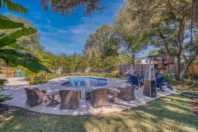 230 Oviedo St, Gulf Breeze, FL 32561