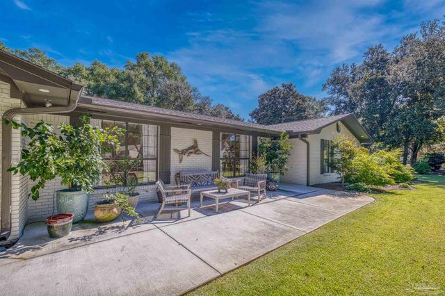 230 Oviedo St, Gulf Breeze, FL 32561