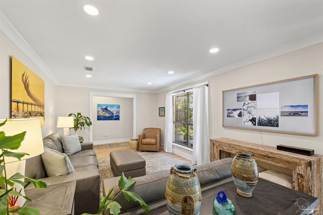 230 Oviedo St, Gulf Breeze, FL 32561