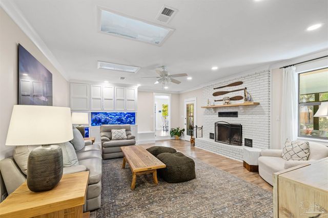 230 Oviedo St, Gulf Breeze, FL 32561