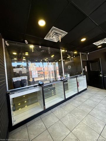 12834 E 7 Mile Road, Detroit, MI 48205