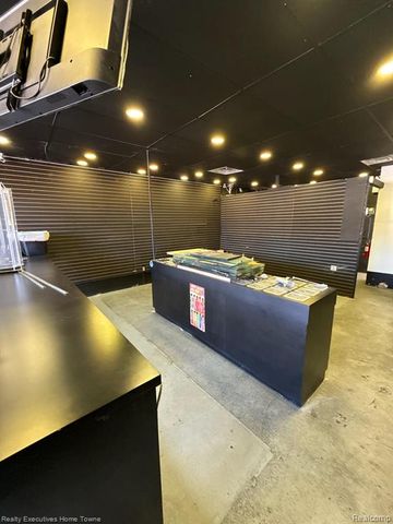 12834 E 7 Mile Road, Detroit, MI 48205