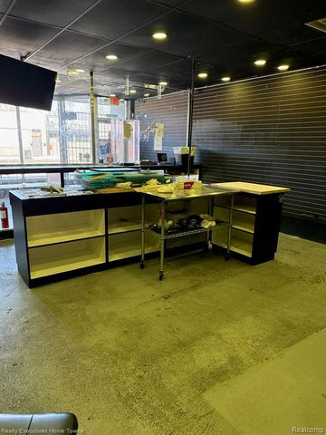 12834 E 7 Mile Road, Detroit, MI 48205