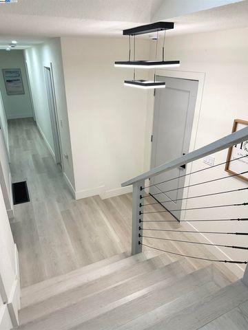 2930 PARKER AVE, Oakland, CA 94605