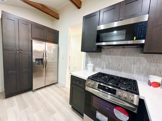 2930 PARKER AVE, Oakland, CA 94605