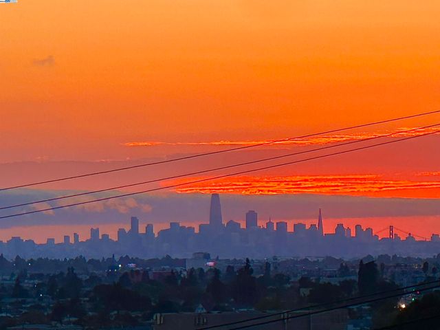 2930 PARKER AVE, Oakland, CA 94605