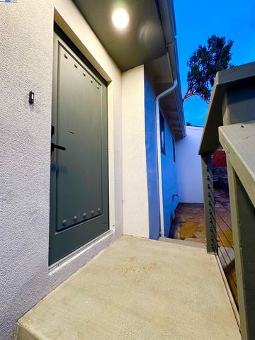 2930 PARKER AVE, Oakland, CA 94605