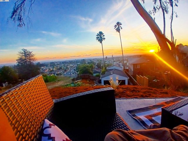 2930 PARKER AVE, Oakland, CA 94605