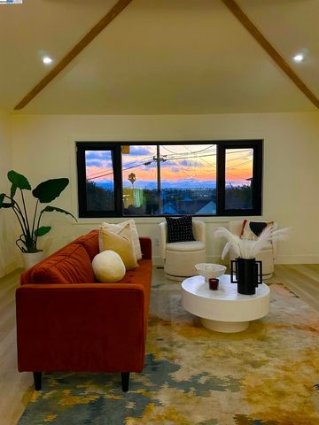 2930 PARKER AVE, Oakland, CA 94605