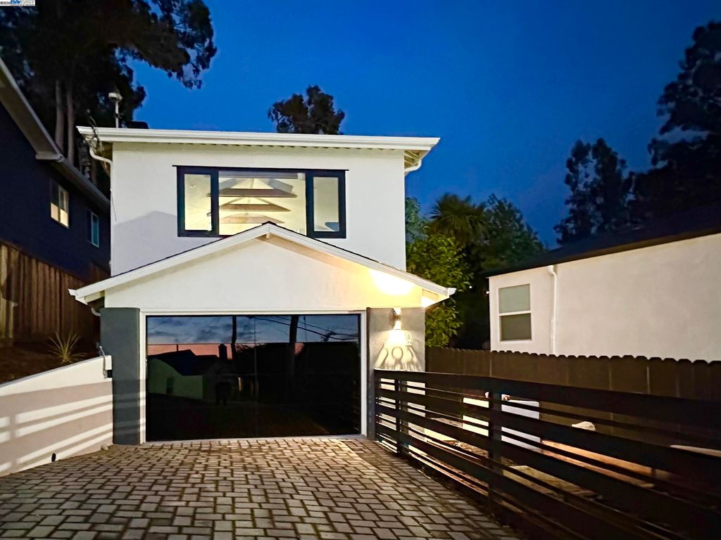 2930 PARKER AVE, Oakland, CA 94605