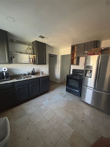 3717 Childress Street, Fort Worth, TX 76119