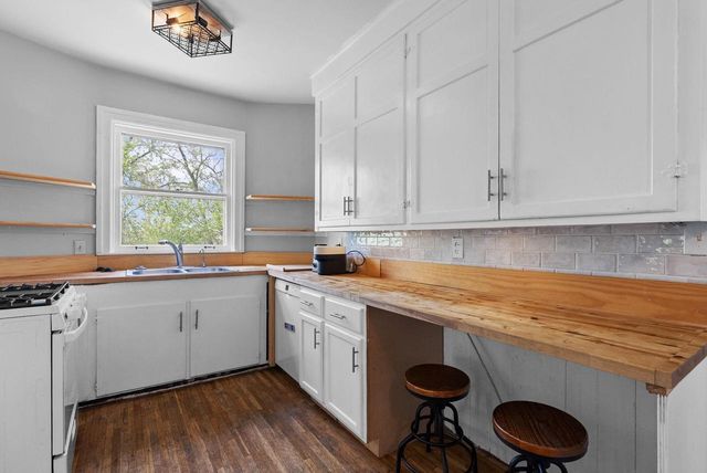 405 E Centerway, Janesville, WI 53545