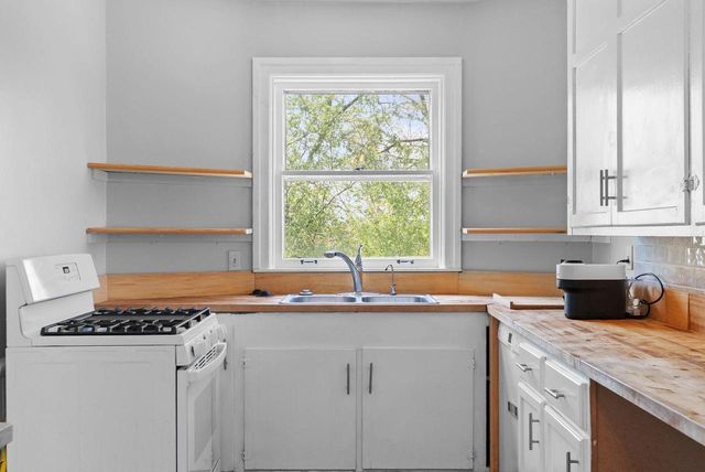 405 E Centerway, Janesville, WI 53545