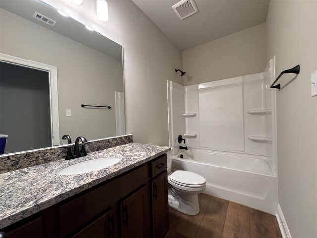 818 Venecia, Bossier City, LA 71111