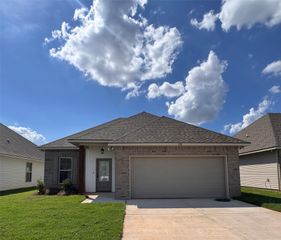 818 Venecia, Bossier City, LA 71111