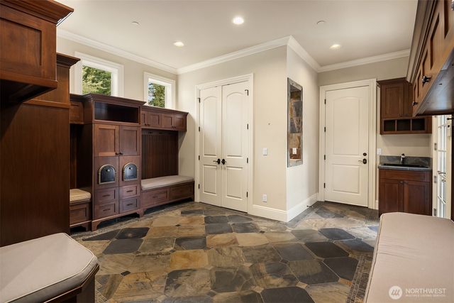 9 Diamond S Ranch, Bellevue, WA 98004