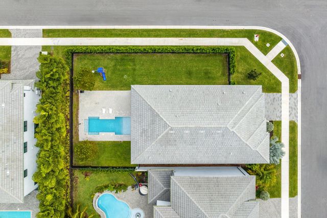 8227 Oceanus Drive, Boca Raton, FL 33496