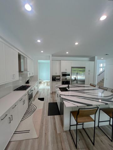 8227 Oceanus Drive, Boca Raton, FL 33496