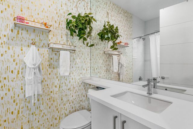 8227 Oceanus Drive, Boca Raton, FL 33496